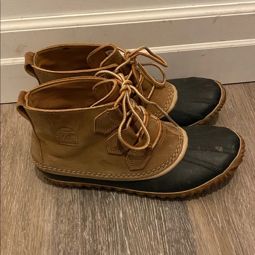 Sorel duck boots - Picture 2 of 3